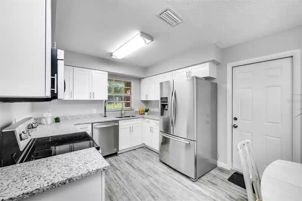 Building Photo - 3204 E Lambright St