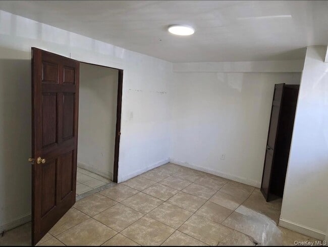 Building Photo - 1729 Barnes Ave