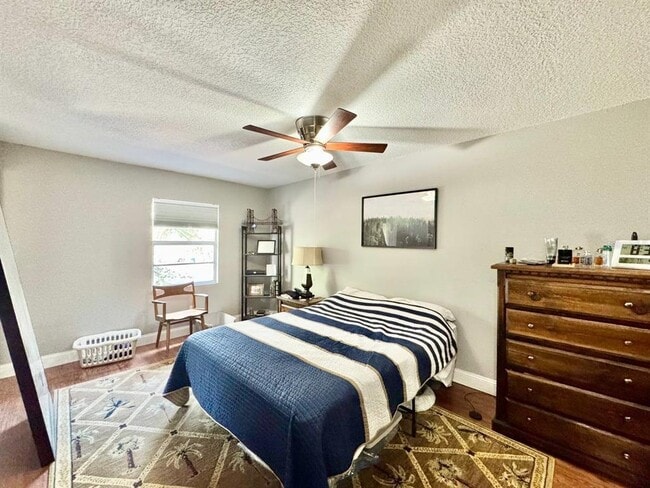 Building Photo - 5216 Tennis Ct Cir