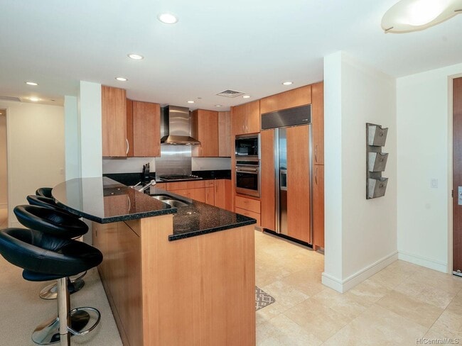 Building Photo - Hokua 9C - Stunning, Fully Furnished 2/2 i...