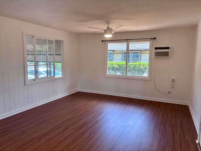 Building Photo - OAHU9364