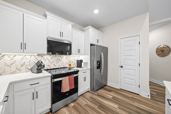 Building Photo - Gorgeous 3 Bedroom Pet Friendly Home For Rent in Pleasant View