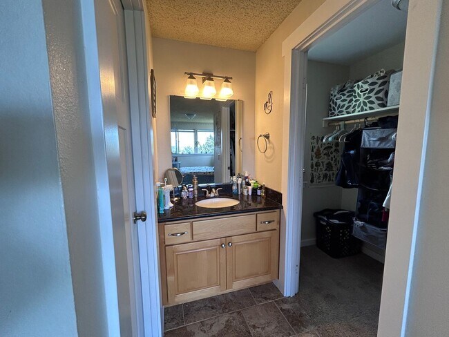 Building Photo - Large 4 Bedroom home with views of Bellingham Bay and Garage