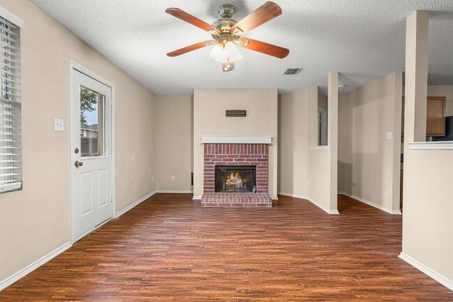 Building Photo - 3516 Clydesdale Dr