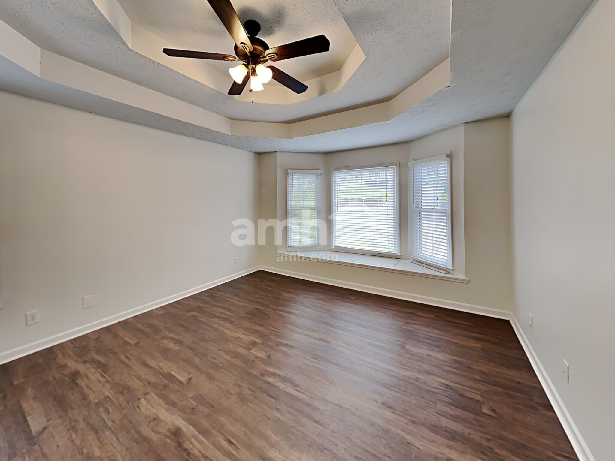 Building Photo - 468 Springfield Dr