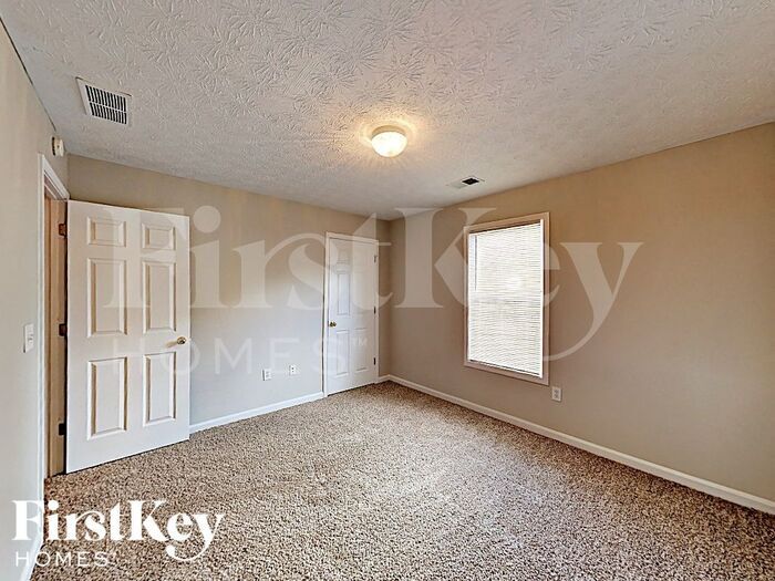 Building Photo - 40 Meeler Dr