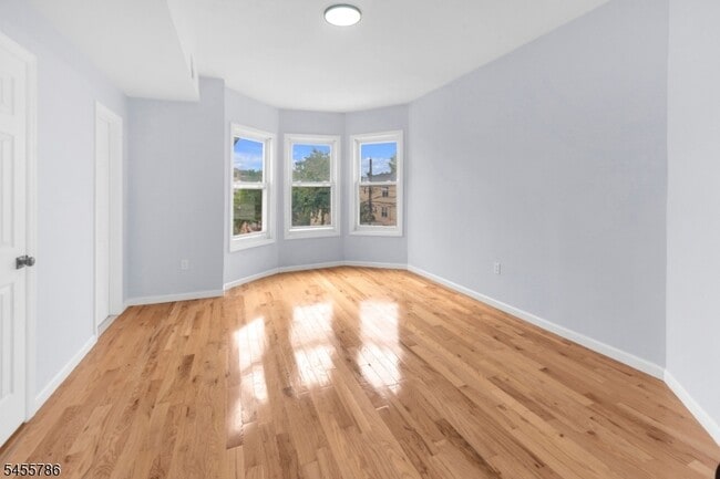 Building Photo - 155 Fairmount Ave