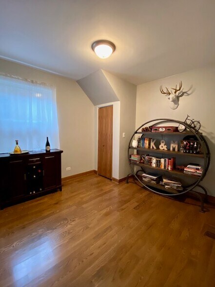 Building Photo - 4414 N Menard Ave