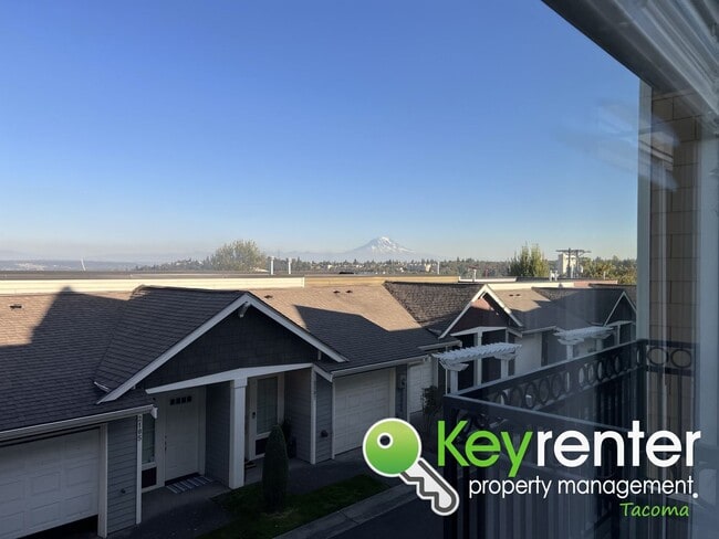 Building Photo - Luxury View Home in Gas Lamp Terrace, near...