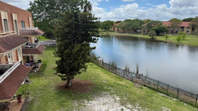 Building Photo - 17530 NW 68th Ave