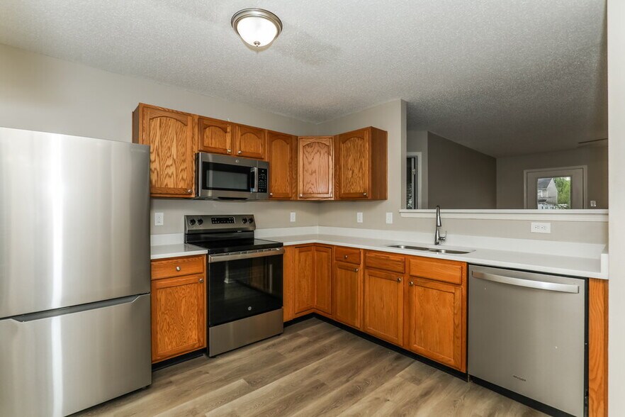 Building Photo - 687 Hickory Pine Dr