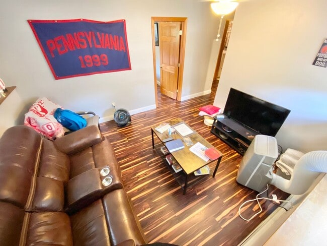 Building Photo - 3 Bedroom Apartment in Home VT Available 8/1!