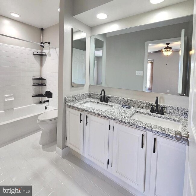 Building Photo - 7805 Sabre Ct