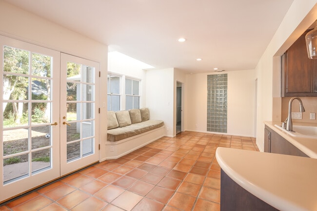 Building Photo - 10821 Cushdon Ave
