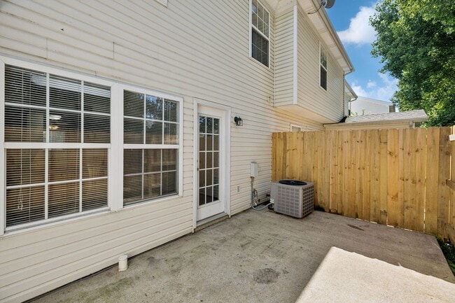 Building Photo - 354 Arapaho Dr