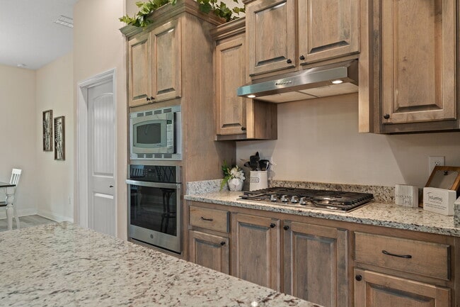 Building Photo - 5568 Micanopy Dr