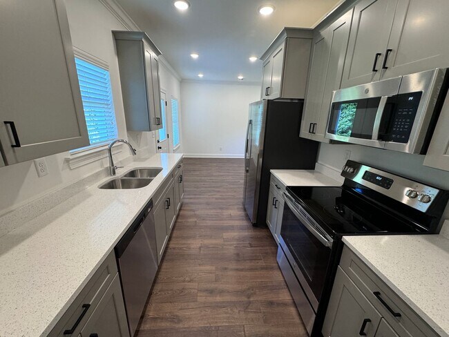 Building Photo - 4BD/4.5BA FOR RENT