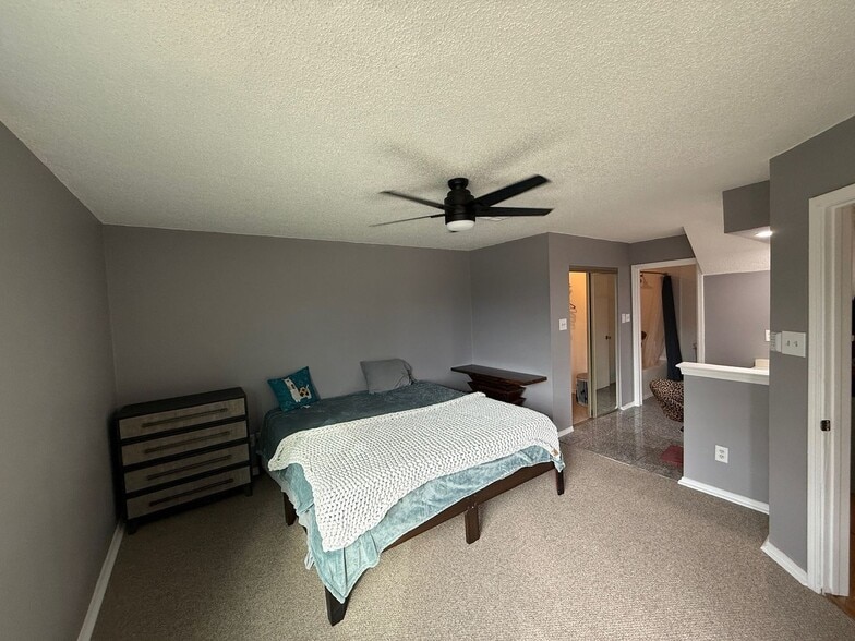 Building Photo - 186 Avant Garde Cir