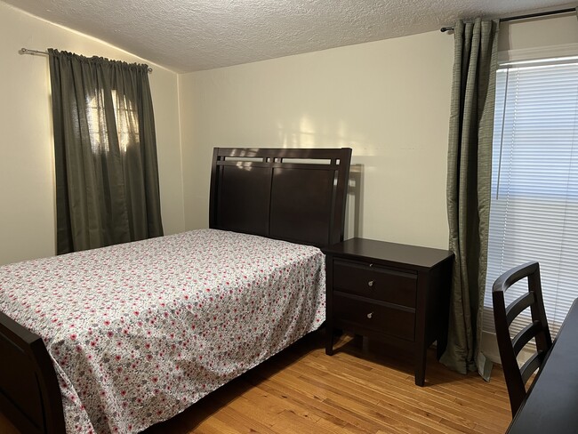 Building Photo - 6855 Bellgreen Dr