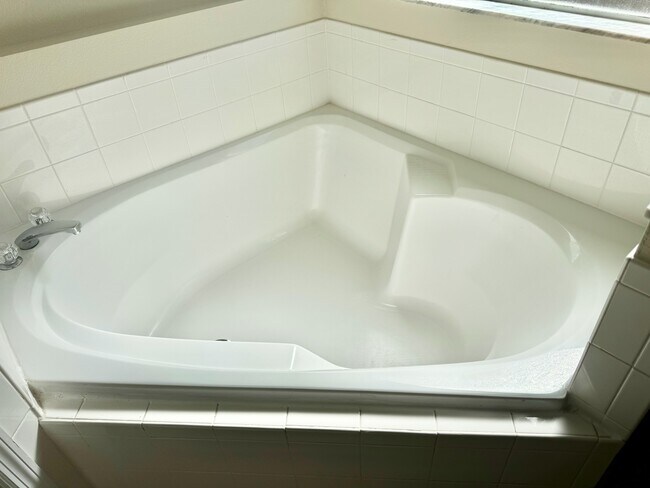 Building Photo - 1317 Casterton Cir