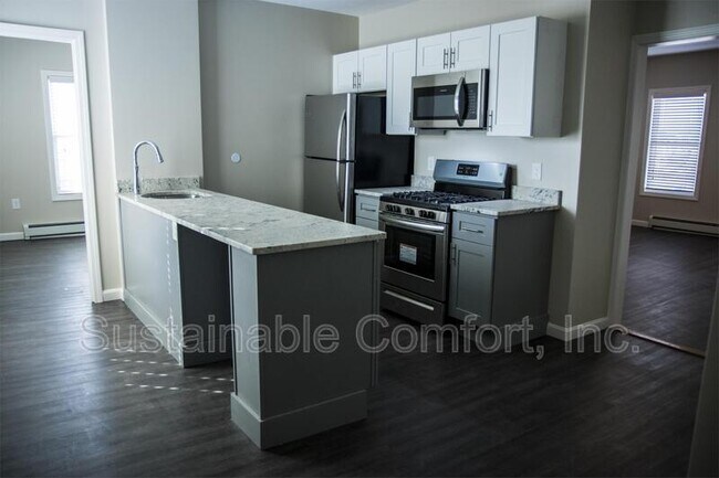 Building Photo - 44 Gage St