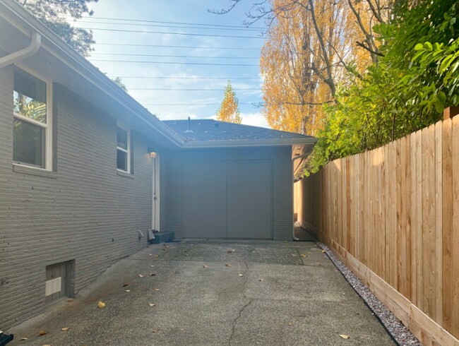 Building Photo - 3945 S Elmgrove St