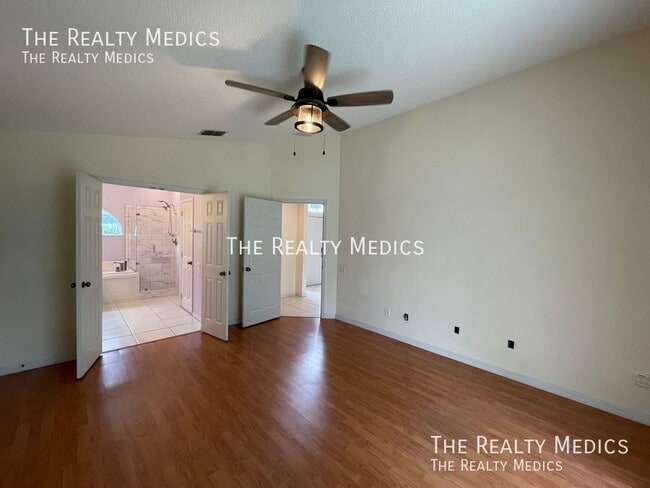 Building Photo - 737 Lagoon Dr