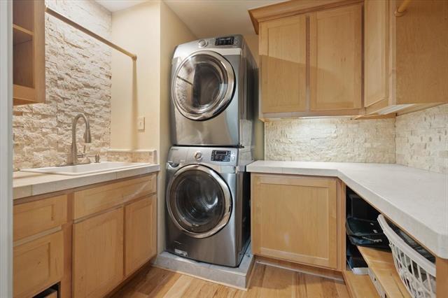 Building Photo - 2123 Wilson Dr