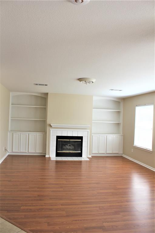 Building Photo - 2011 Lantana Dr