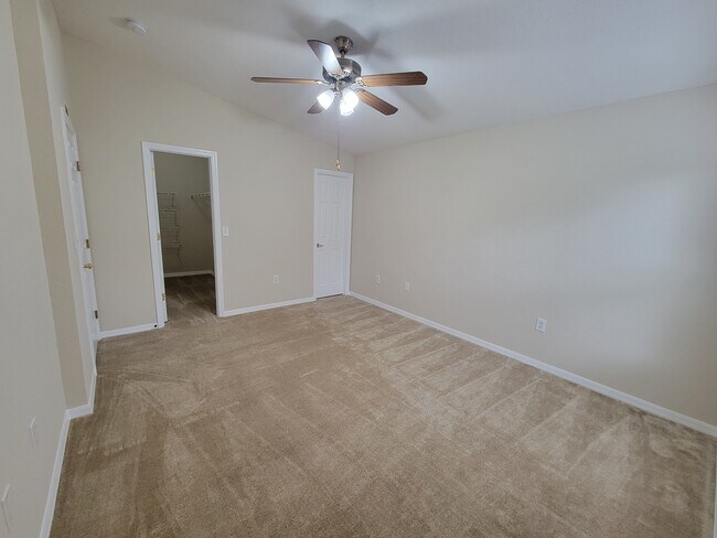 Building Photo - 921 Westwinds Dr