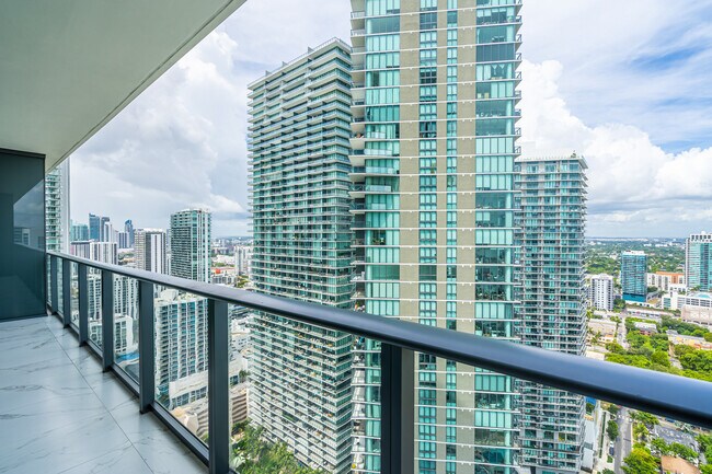 Building Photo - 3131 NE 7th Ave