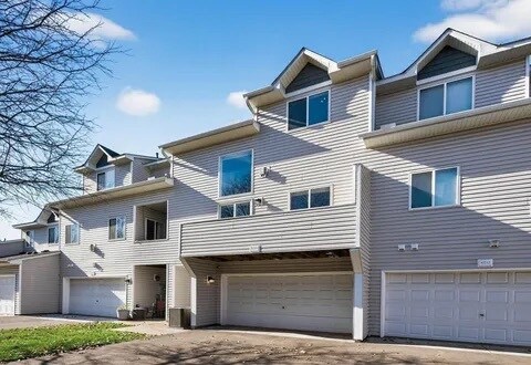 Building Photo - 10708 Tamarack St NW