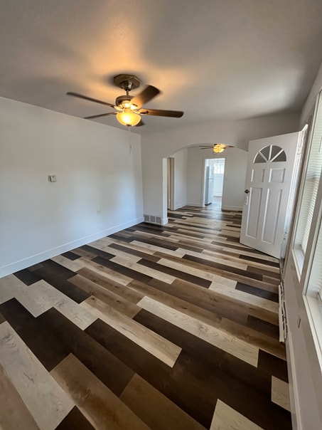 Building Photo - 447 W 2nd St