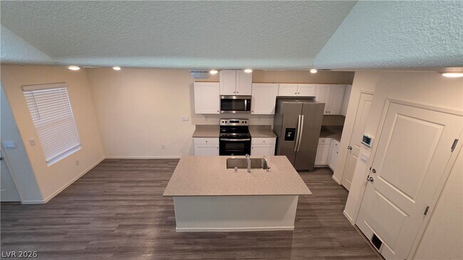 Building Photo - 3721 Celesta Vis Ave