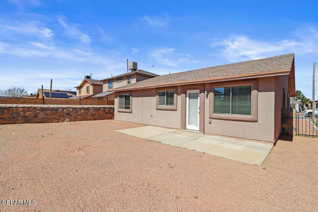 Building Photo - 14266 Gil Reyes Dr