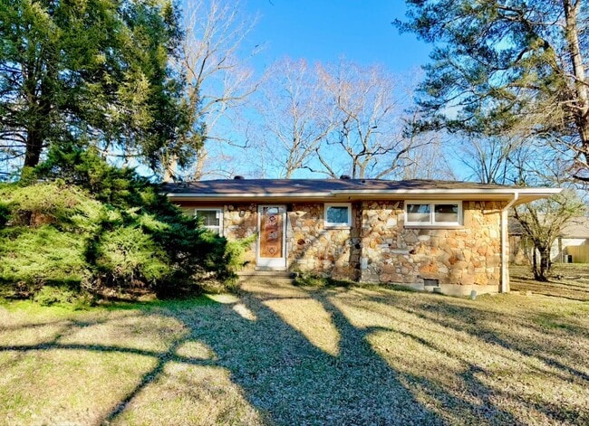 Building Photo - 887 Elwood Dr