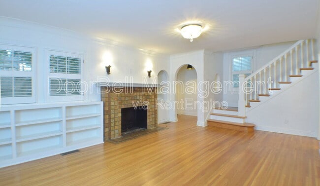 Building Photo - 255 E 27th Pl