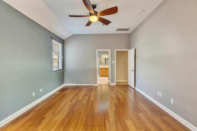 Building Photo - 10616 Big Thicket Dr