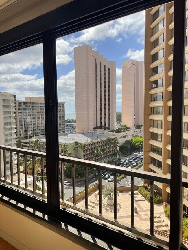Building Photo - Discovery Bay #1719