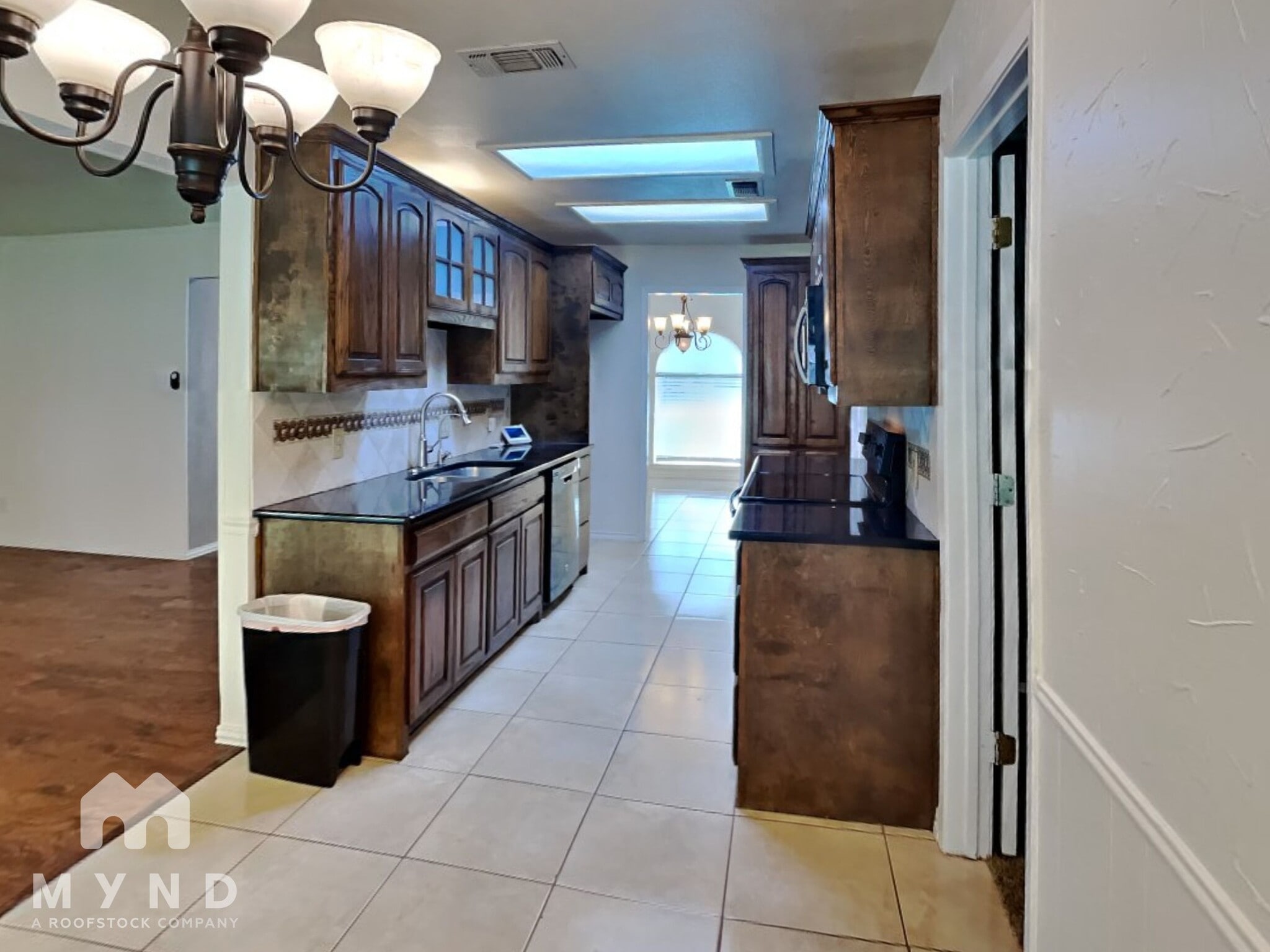 Building Photo - 2015 Arborcrest Dr