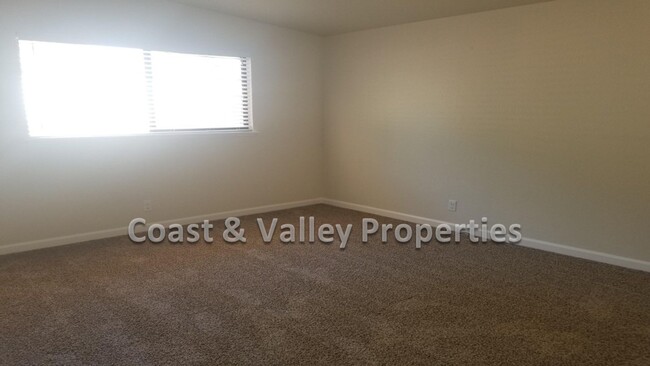 Building Photo - Lovely South Salinas Home for RENT!!!