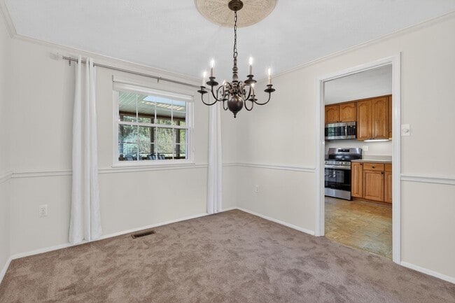 Building Photo - 2806 Logway Rd