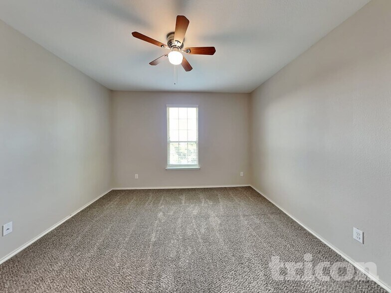 Building Photo - 1908 Parkside Mews