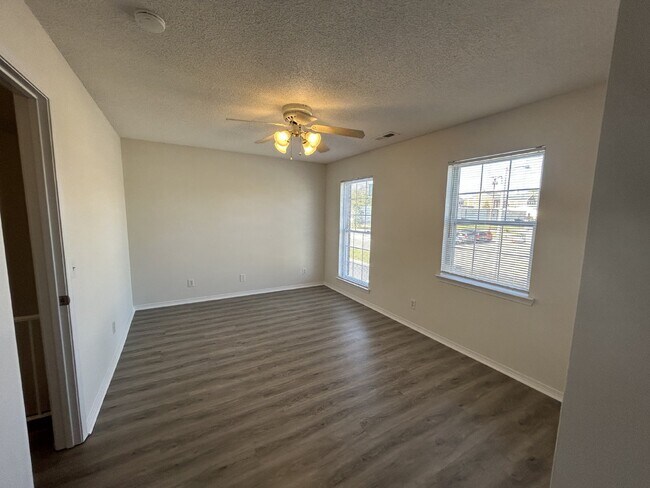 Building Photo - 3 BD 2 BA APARTMENT BY TTU FOR RENT