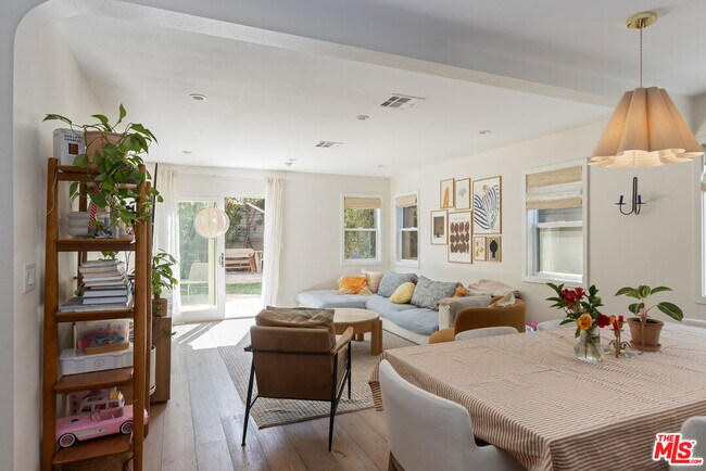 Building Photo - 4114 Edenhurst Ave