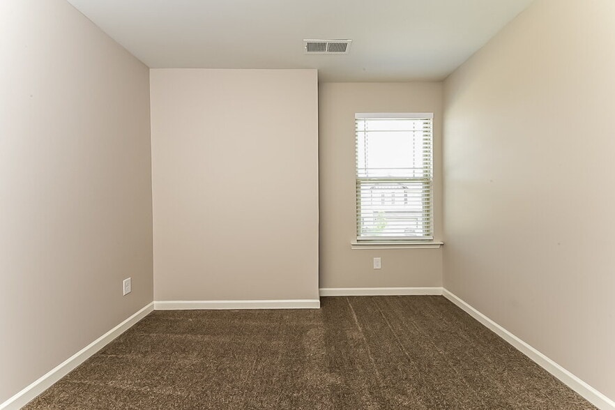 Building Photo - 259 Magnaview Dr