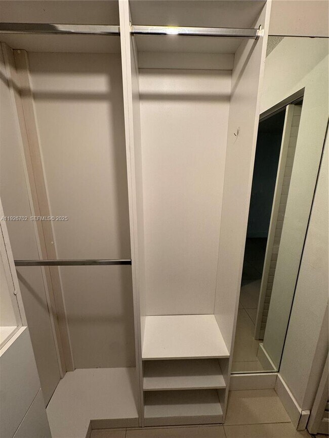 Building Photo - 17021 N Bay Rd