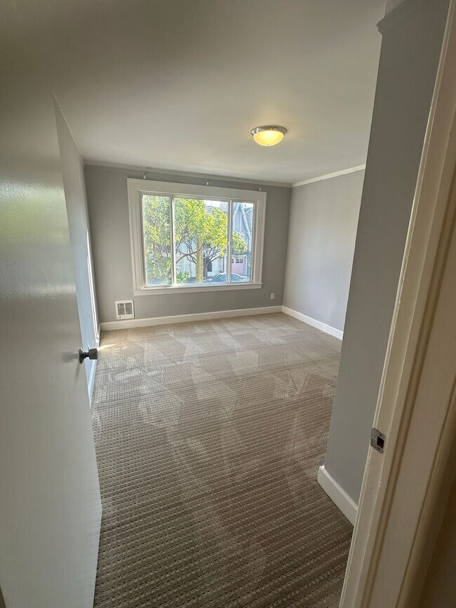 Building Photo - 1379-1383 24th Avenue