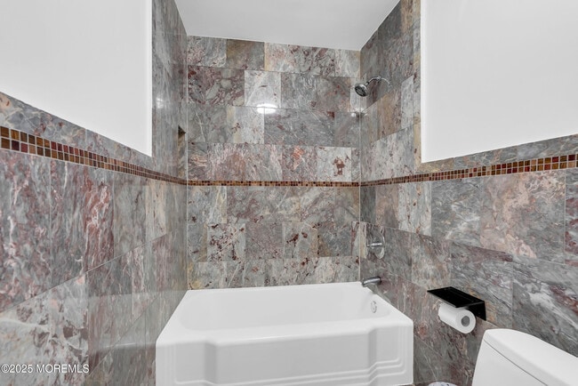 Building Photo - 1037 Woodgate Ave