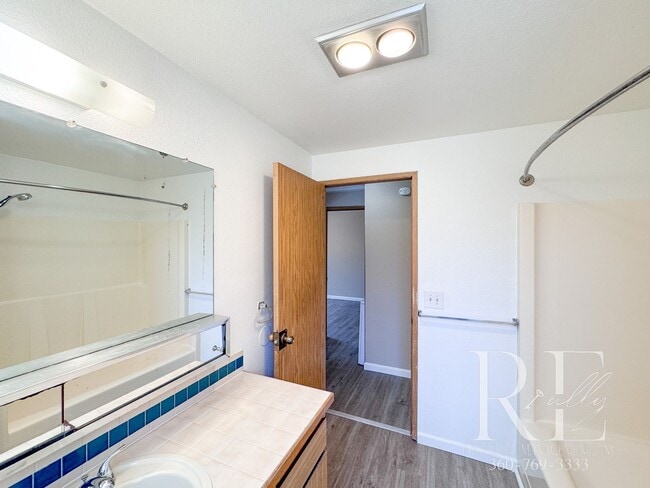 Building Photo - 2-Bed Upstairs Unit With Private Patio